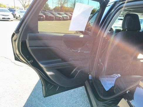 Used 2021 Lincoln Corsair Reserve image 13