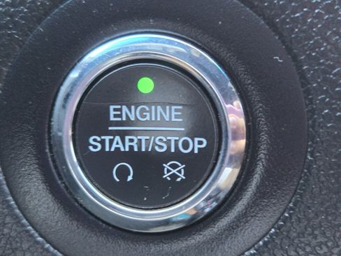 Used 2018 Ford Explorer XLT w/ Equipment Group 202A AWD/4WD image 23
