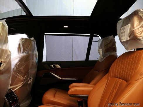 Used 2026 BMW X7 xDrive40i w/ M Sport Package image 14