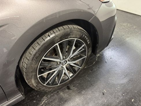 Used 2022 Toyota Camry SE image 11