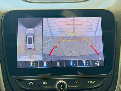 Used 2020 Chevrolet Equinox Premier image 16