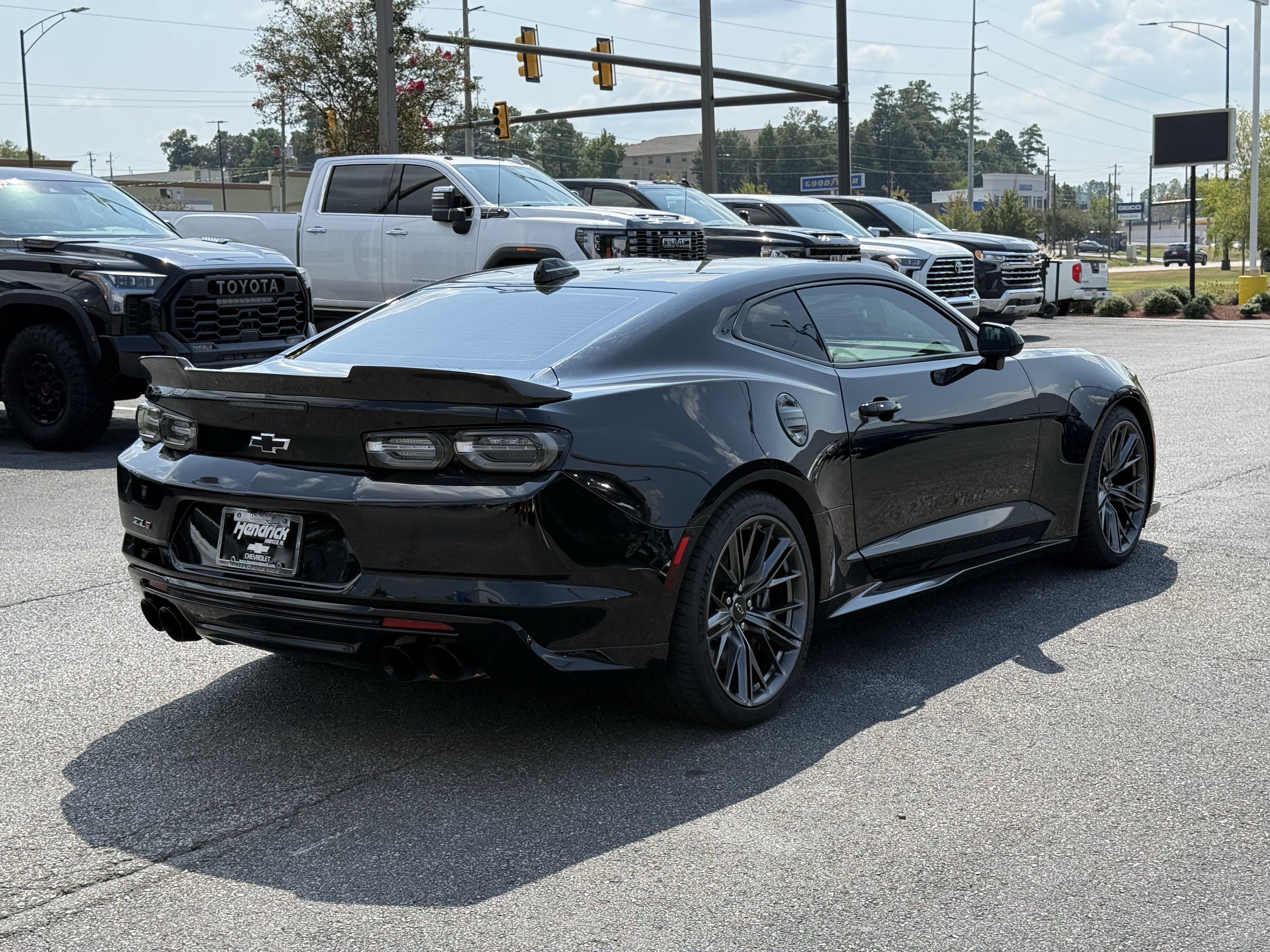 Used 2022 Chevrolet Camaro ZL1 RWD image 11