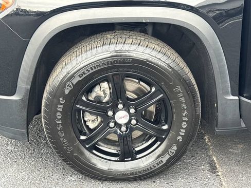 Used 2022 GMC Acadia AT4 w/ Technology Package AWD/4WD image 28