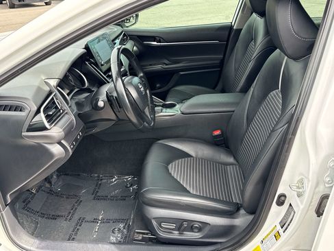Used 2024 Toyota Camry SE w/ Convenience Package FWD image 11