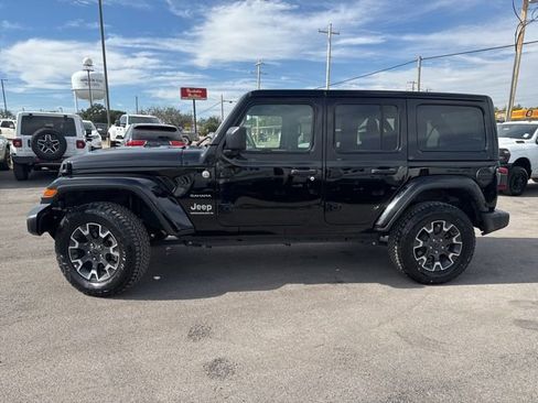 Used 2024 Jeep Wrangler Unlimited Sahara w/ Technology Group AWD/4WD image 3