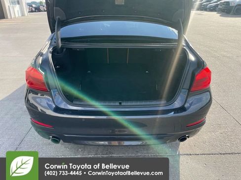 Used 2019 BMW 530e xDrive w/ Convenience Package image 17
