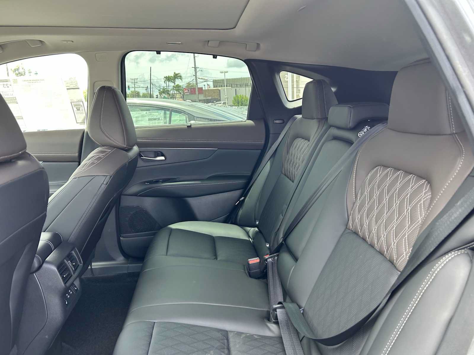 Used 2025 Nissan Murano Platinum w/ Cargo Package AWD/4WD image 9