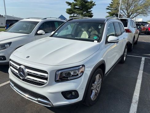 Used 2021 Mercedes-Benz GLB 250 4MATIC image 3