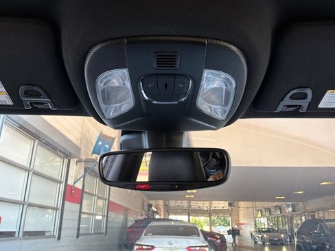 Used 2025 Jeep Compass Limited AWD/4WD image 16