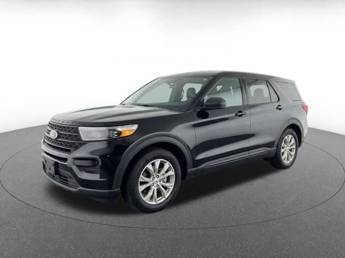 Used 2024 Ford Explorer Limited AWD/4WD image 3