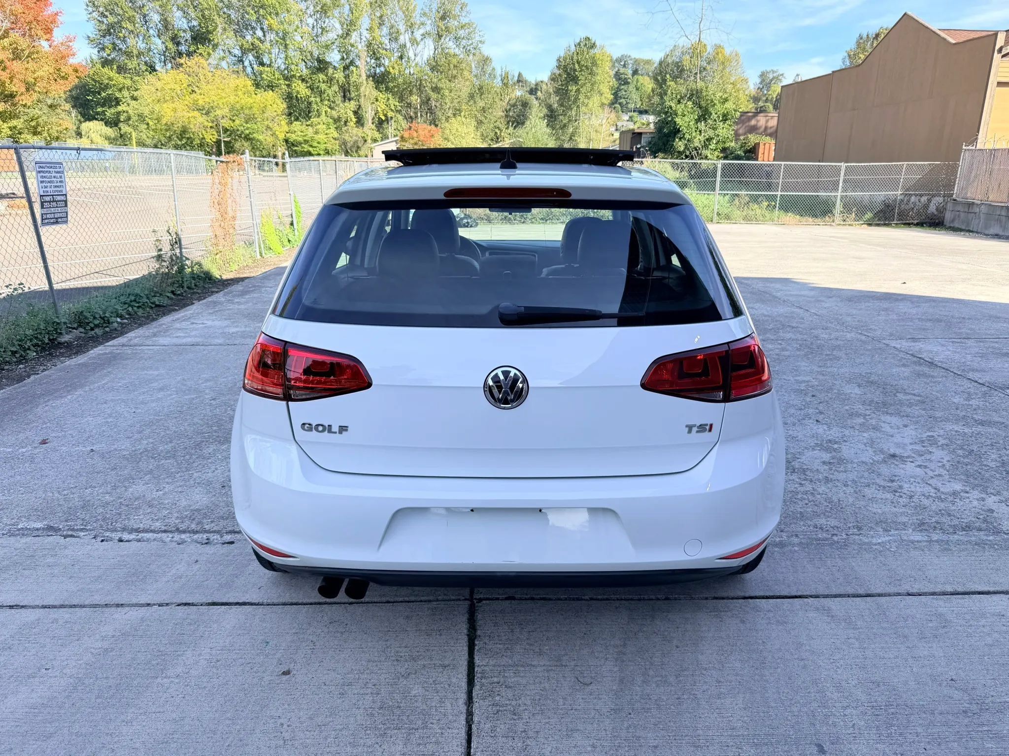 Used 2015 Volkswagen Golf SE FWD image 4