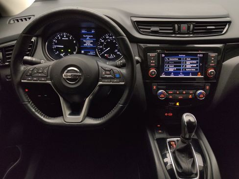 Used 2022 Nissan Rogue Sport SV w/ Technology Package FWD image 22