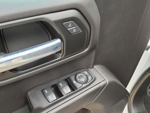 Used 2020 Chevrolet Silverado 1500 Custom Trail Boss w/ Custom Convenience Package image 19