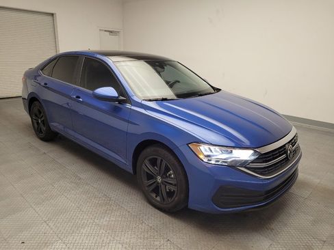 Used 2024 Volkswagen Jetta SE w/ Panoramic Sunroof Package image 13