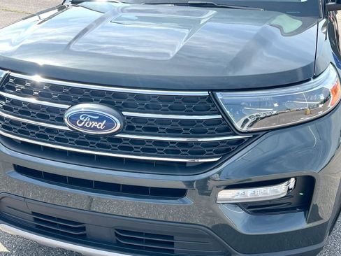 Used 2023 Ford Explorer XLT w/ Equipment Group 202A AWD/4WD image 11