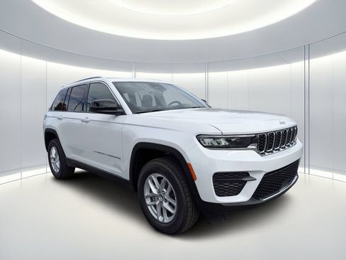 New 2026 Jeep Grand Cherokee Laredo X RWD image 1