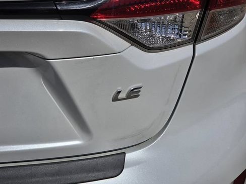 Used 2022 Toyota Corolla LE w/ LE Convenience Package FWD image 8