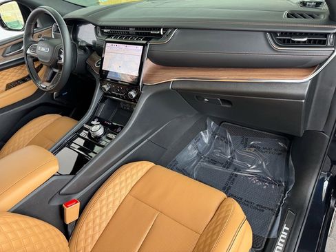 Used 2023 Jeep Grand Cherokee L Summit w/ Advanced Protech Group IV image 26