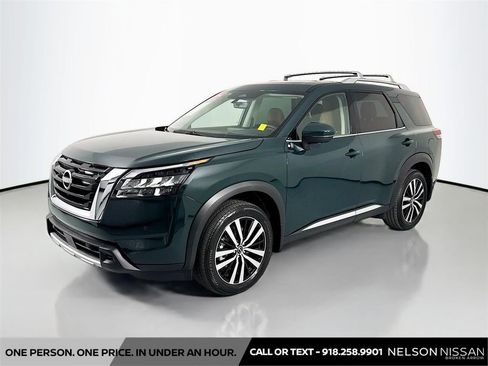 Certified 2025 Nissan Pathfinder Platinum w/ Cargo Package FWD image 1