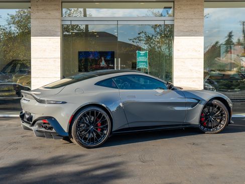 Used 2023 Aston Martin V8 Vantage Coupe image 46