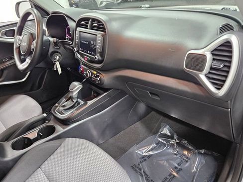 Used 2023 Kia Soul LX w/ Option Group 015 FWD image 18