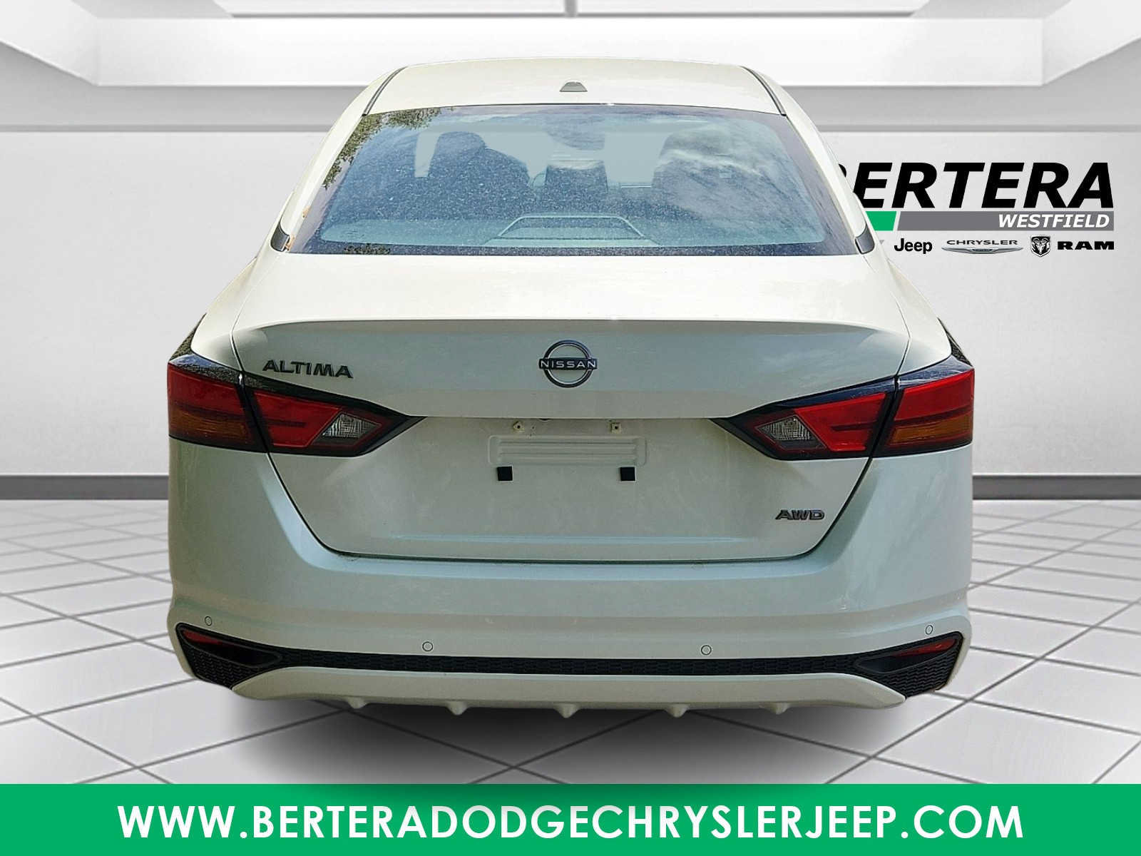 Used 2025 Nissan Altima 2.5 SV AWD/4WD image 5