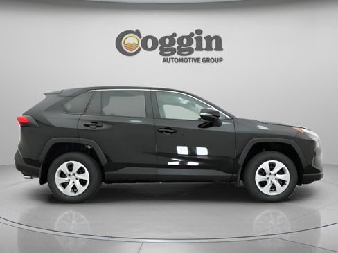 Certified 2025 Toyota RAV4 LE image 22