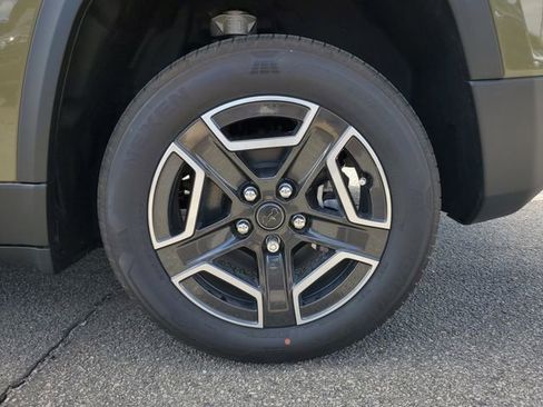 New 2026 Jeep Cherokee Laredo image 11