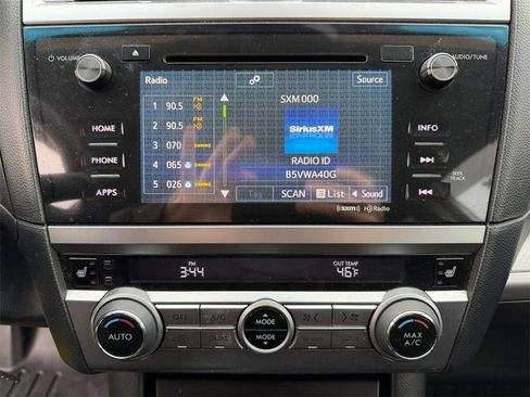 Used 2016 Subaru Outback 2.5i Premium image 19