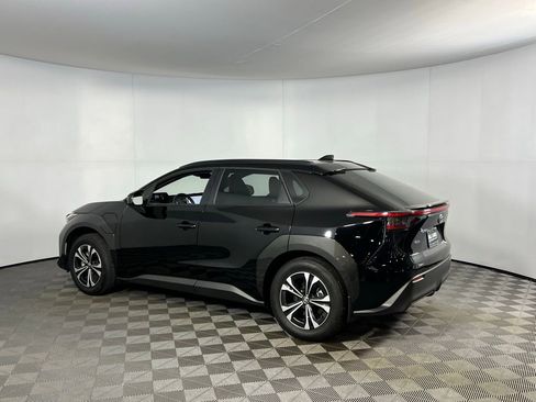 Used 2024 Toyota bZ4X XLE image 9