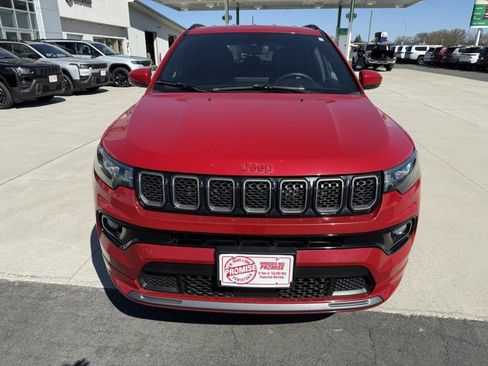 Used 2023 Jeep Compass Limited AWD/4WD image 3