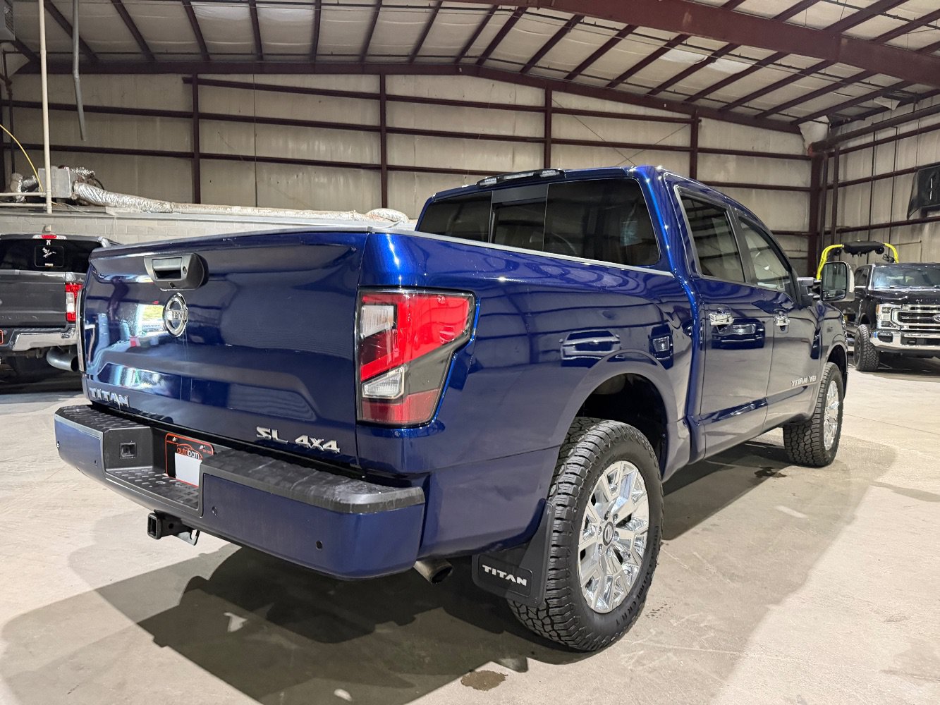 Used 2020 Nissan Titan SL w/ Moonroof Package AWD/4WD image 5