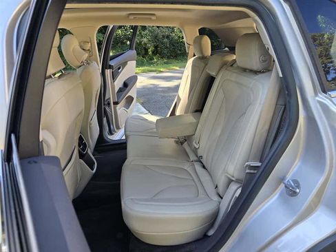 Used 2017 Lincoln MKX Reserve w/ Lincoln MKX Climate Package image 7