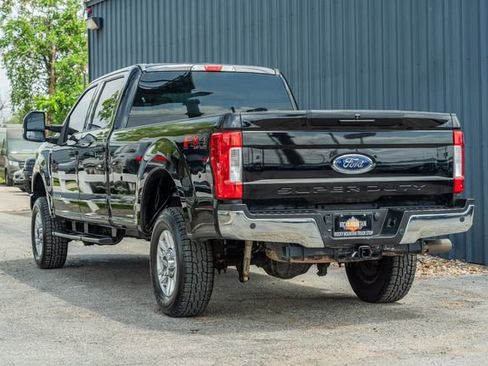 Used 2017 Ford F250 XLT w/ XLT Value Package image 4