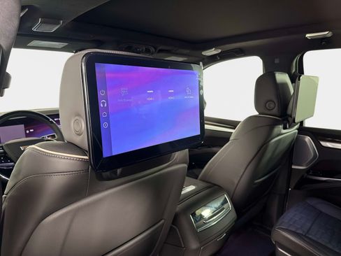 Used 2026 Cadillac Escalade Platinum Sport w/ LPO, ONYX Package AWD/4WD image 34