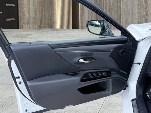 Used 2022 Lexus ES 250 w/ Premium Package image 27