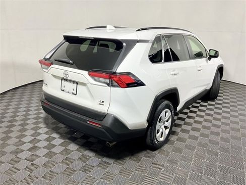 Used 2019 Toyota RAV4 LE w/ Carpet Mat Package image 15