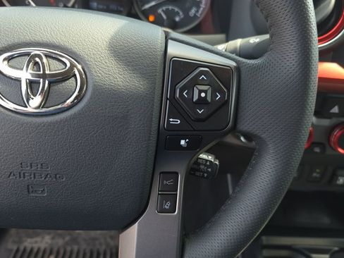 Used 2020 Toyota Tacoma TRD Sport w/ TRD Premium Sport Package AWD/4WD image 18