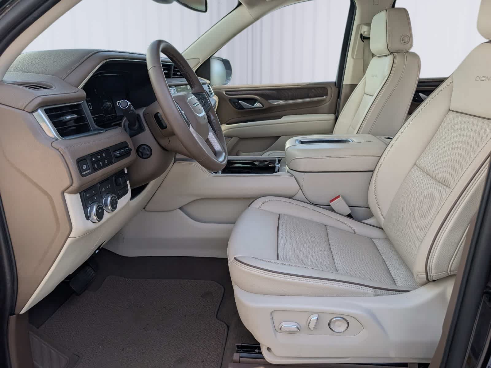 Used 2023 GMC Yukon XL Denali AWD/4WD image 20