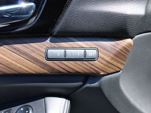 Used 2016 Nissan Maxima Platinum image 12