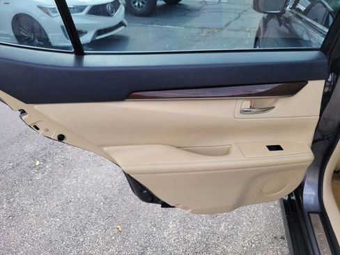 Used 2014 Lexus ES 350 w/ Luxury Package image 27