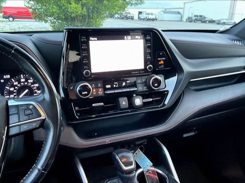 Used 2021 Toyota Highlander XSE AWD/4WD image 4
