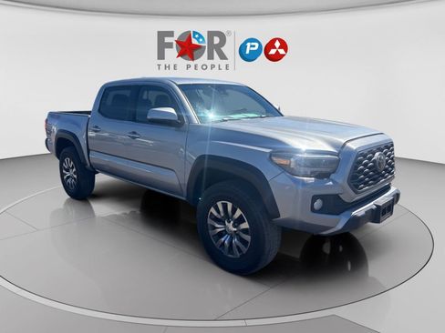 Used 2021 Toyota Tacoma TRD Off-Road w/ Technology Package AWD/4WD image 22