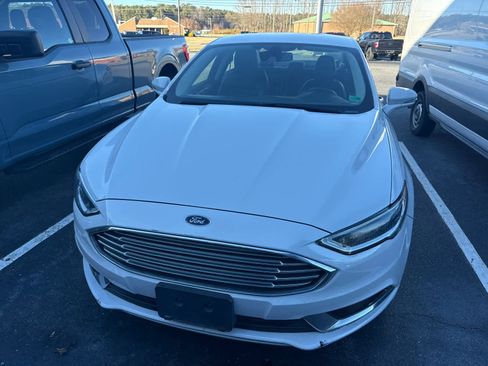 Used 2018 Ford Fusion SE w/ Equipment Group 602A image 8