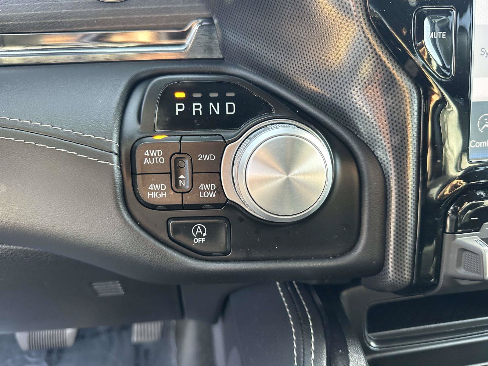 Used 2024 RAM 1500 Limited AWD/4WD image 16