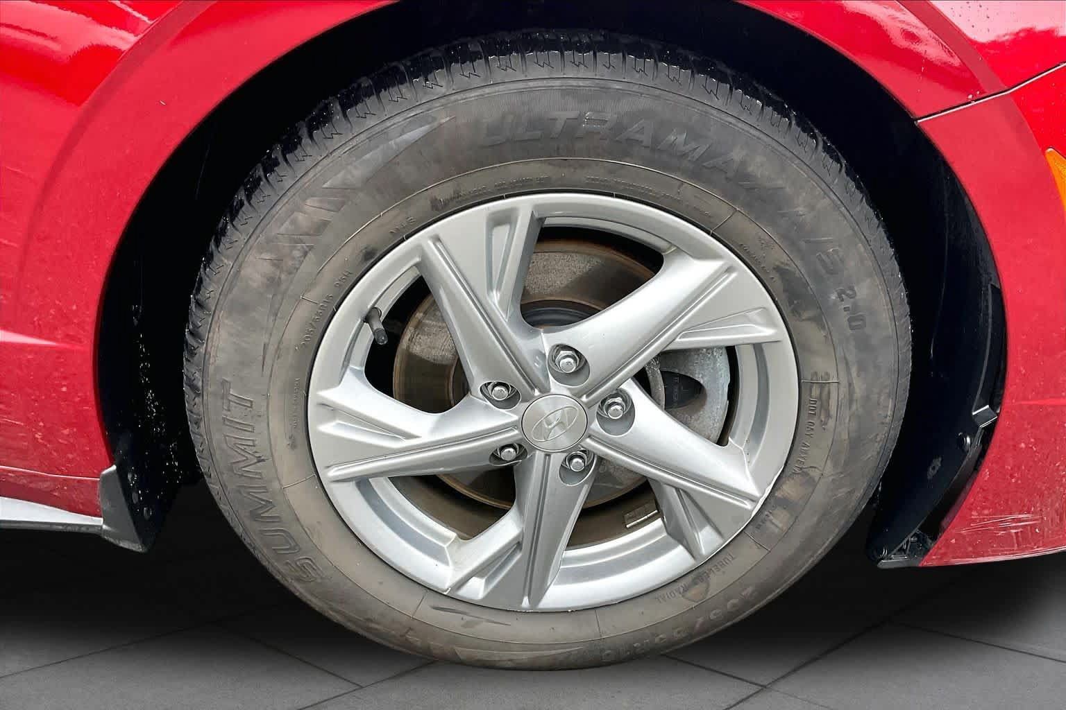 Used 2023 Hyundai Sonata SE w/ Preferred Accessory Package FWD image 11
