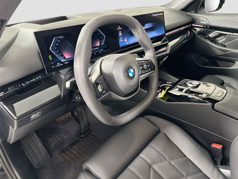 New 2026 BMW 530i xDrive w/ Premium Package AWD/4WD image 17