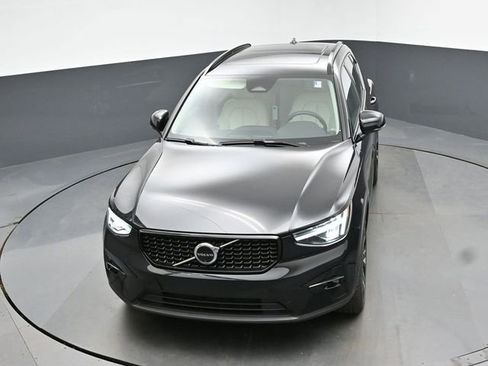 Used 2024 Volvo XC40 B5 Plus w/ Climate Package image 46