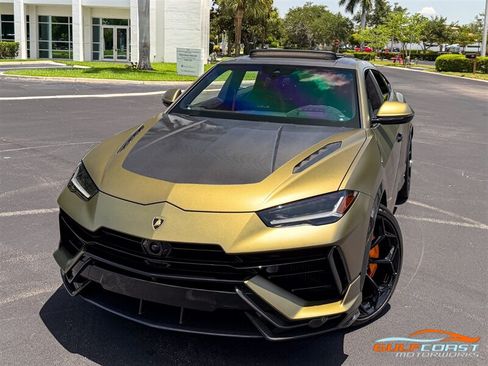 Used 2024 Lamborghini Urus Performante AWD/4WD image 7