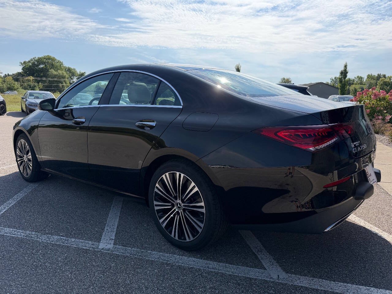 Used 2023 Mercedes-Benz CLA 250 4MATIC w/ Premium Package image 4